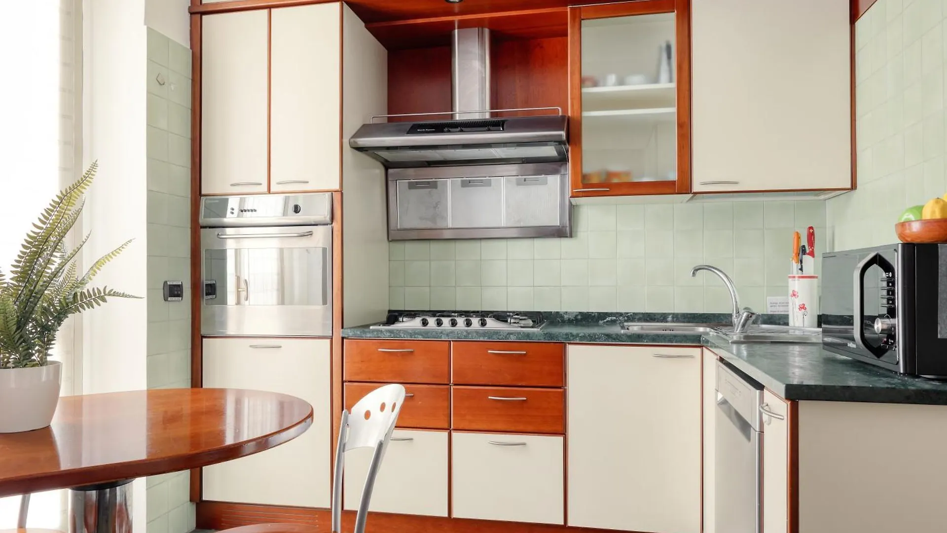 Joivy Delightful 2Br Flat Near Navigli Apartment Milan 0*,