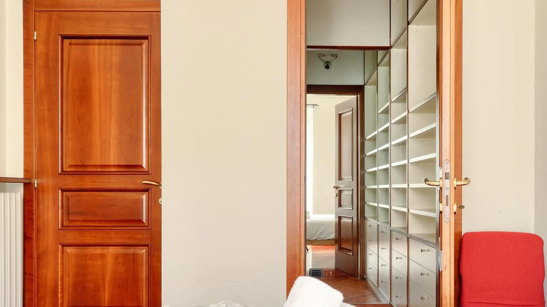 ミラノJoivy Delightful 2Br Flat Near Navigliアパートメント イタリア